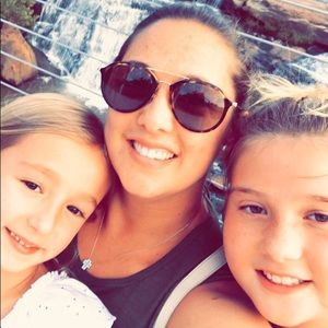 Meet your Posher, Janice